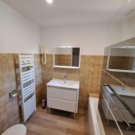 Aparthotel Veles 3*